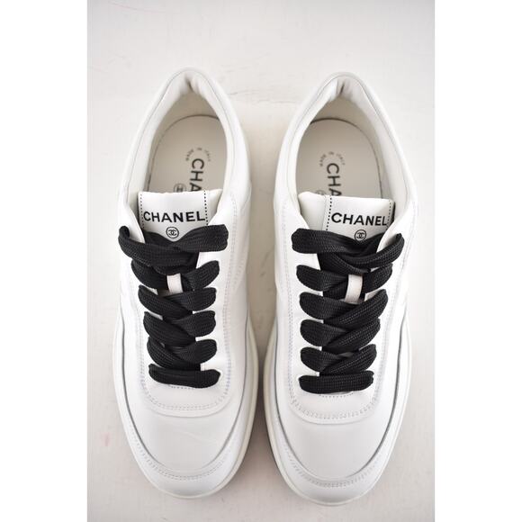 Chanel 24P White Black Leather CC Logo Flat Lace Up Runner Trainer Sneaker 42 - Picture 10 of 15